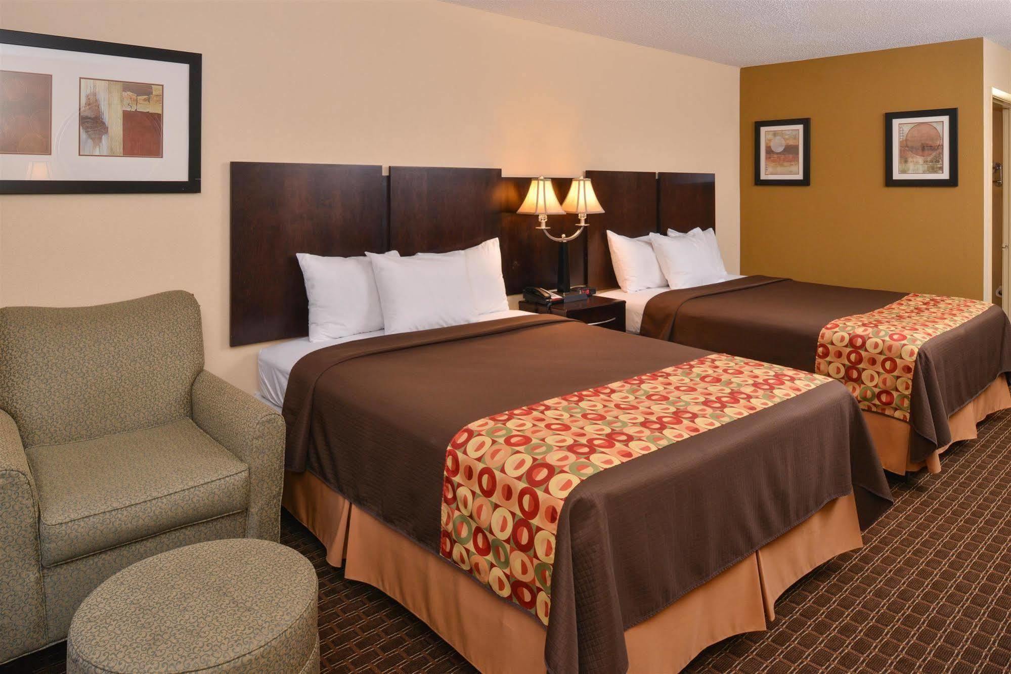 Americas Best Value Inn Tupelo Barnes Crossing Exterior photo