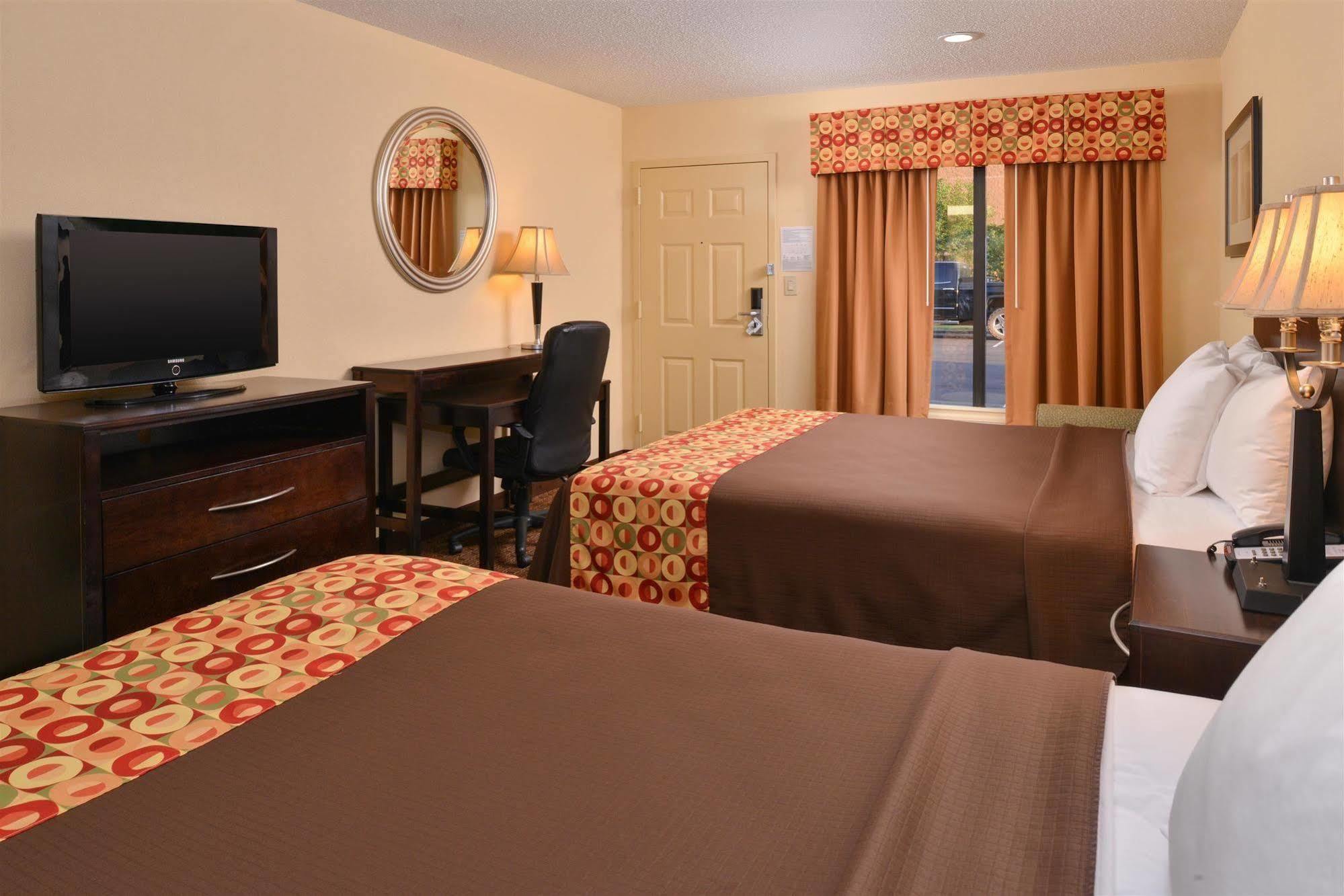 Americas Best Value Inn Tupelo Barnes Crossing Exterior photo